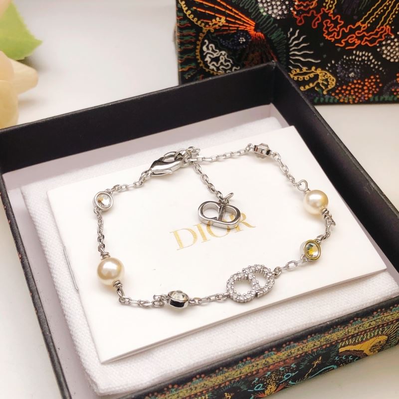 chr1st1an D10r bracelets
